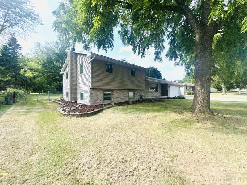 550 Harvest Rd, Green Bay, WI 54302-4825