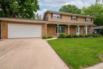 1040 Maricopa Dr, Oshkosh, WI 54904-8117