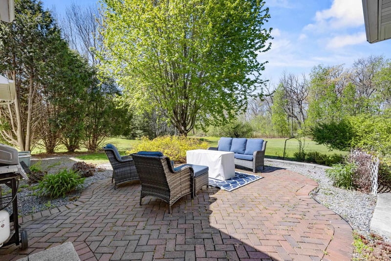 8045 Saquaro Ct, Neenah, WI 54956