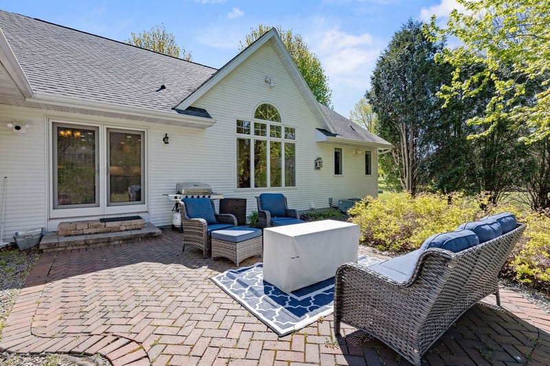 8045 Saquaro Ct, Neenah, WI 54956