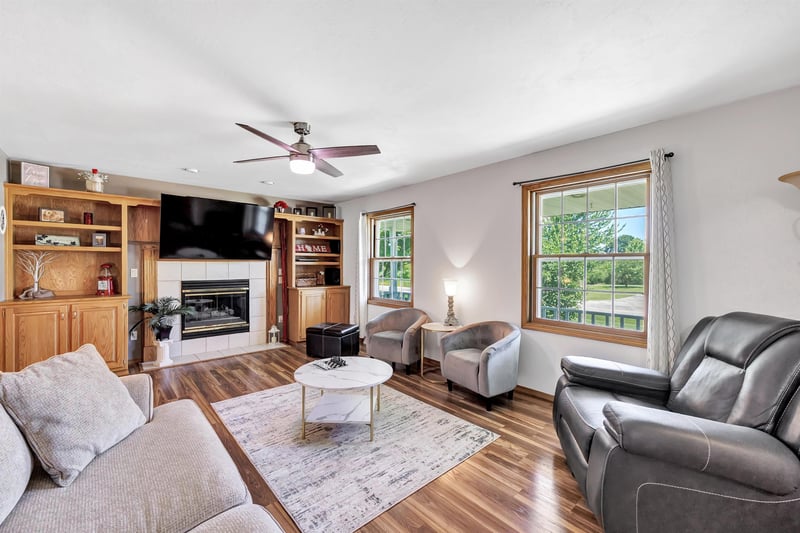 2146 Deer Point Ln, De Pere, WI 54115-8456