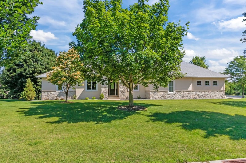 N1421 Meadow Park Dr, Greenville, WI 54942-8756