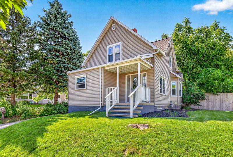 1013 Kimberly Ave, Kimberly, WI 54136-1600