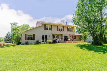 2355 Hickory Ct, Oshkosh, WI 54901-3200
