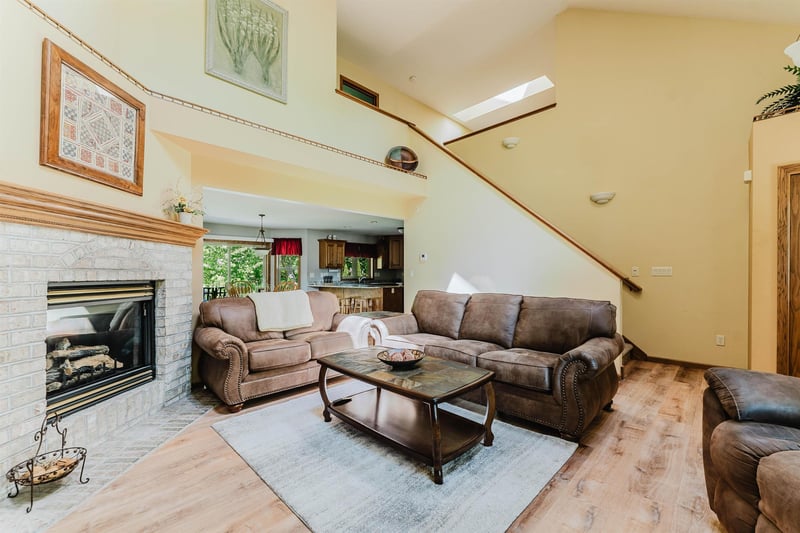 2355 Hickory Ct, Oshkosh, WI 54901-3200
