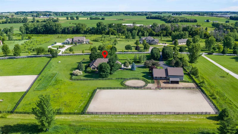 W3493 Equestrian Trl, Freedom, WI 54913
