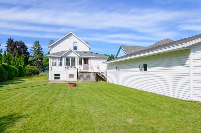 416 Main St, Oconto, WI 54153