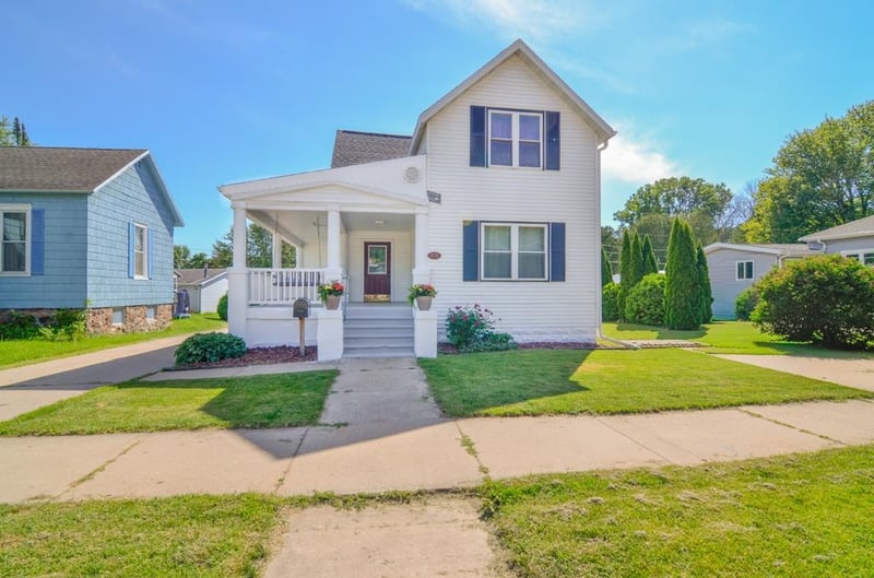 416 Main St, Oconto, WI 54153