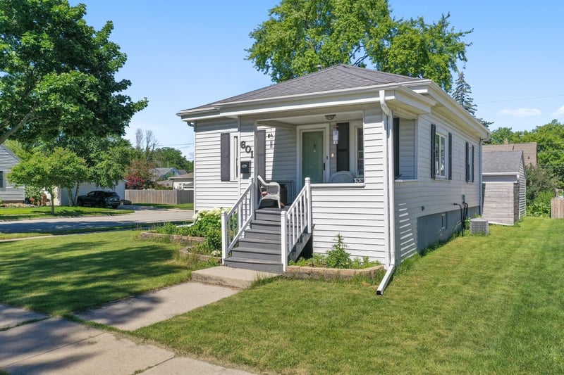 601 Roy Ave, Green Bay, WI 54303-3946