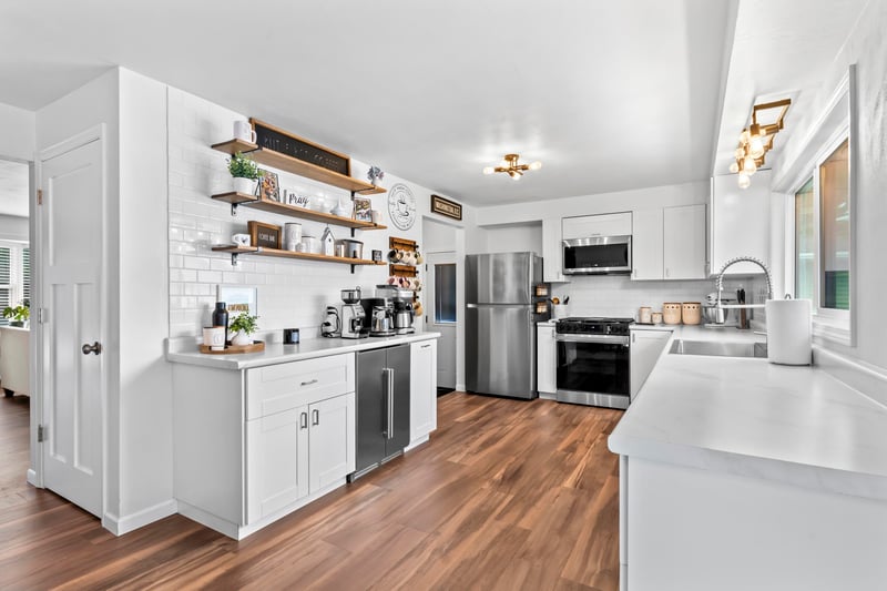 1118 Park Hills Dr, Appleton, WI 54915
