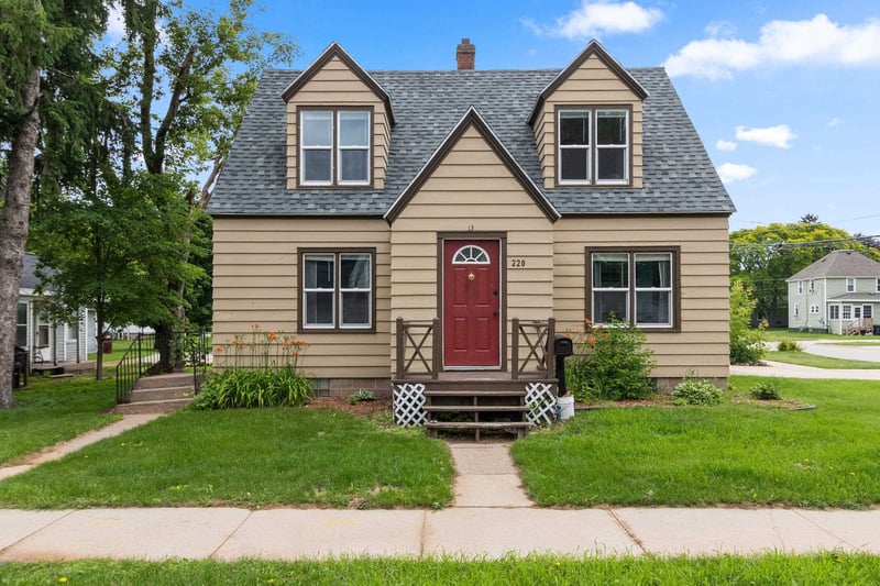 220 Union St, Shawano, WI 54166