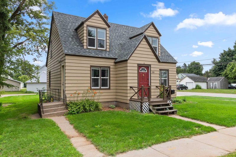220 Union St, Shawano, WI 54166