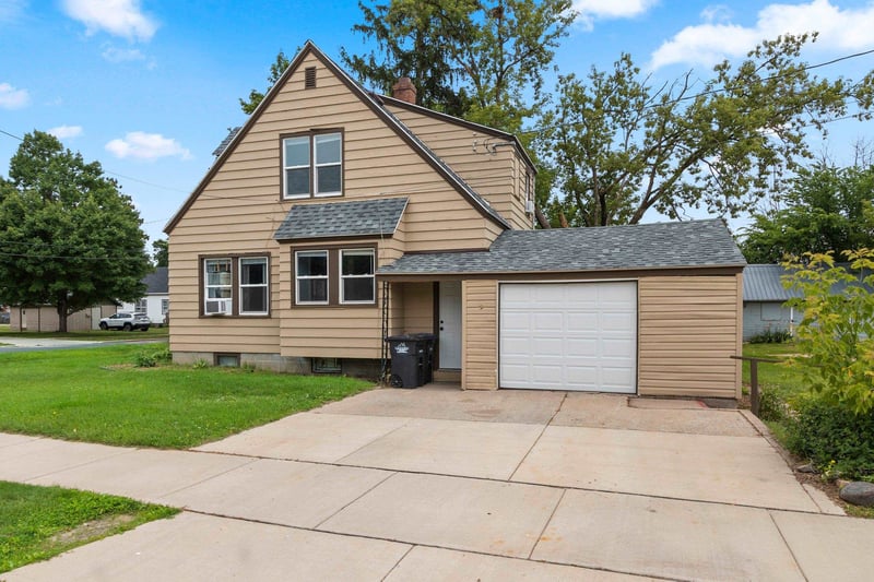 220 Union St, Shawano, WI 54166