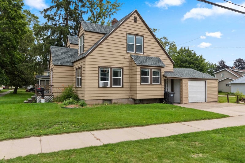 220 Union St, Shawano, WI 54166