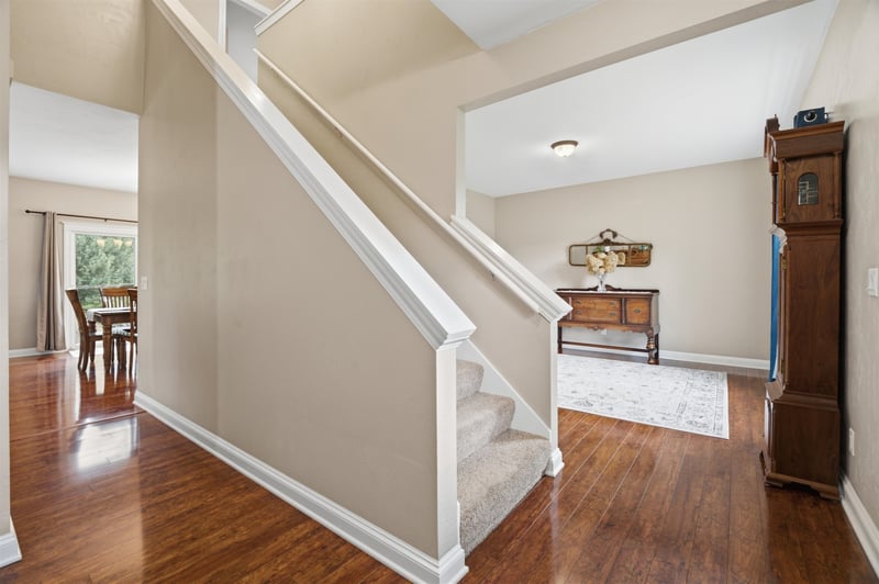 N2467 Chapel Hill Dr, Greenville, WI 54942