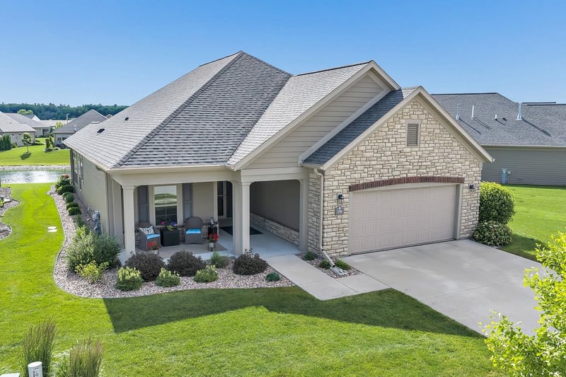 156 Raccoon Berry Way, Green Bay, WI 54311