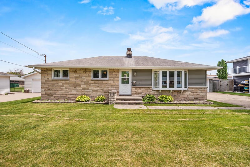 1904 Main Ave, Kaukauna, WI 54130
