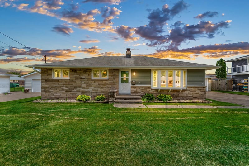 1904 Main Ave, Kaukauna, WI 54130