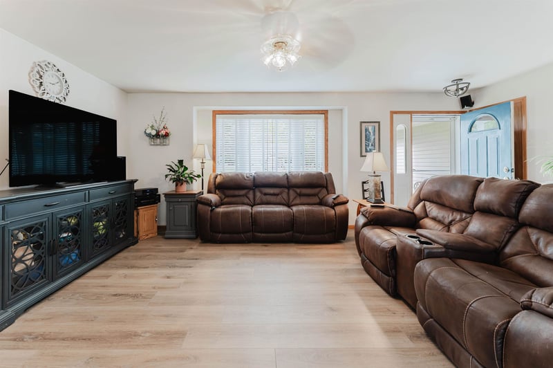 620 Courtland Ave, Oshkosh, WI 54901