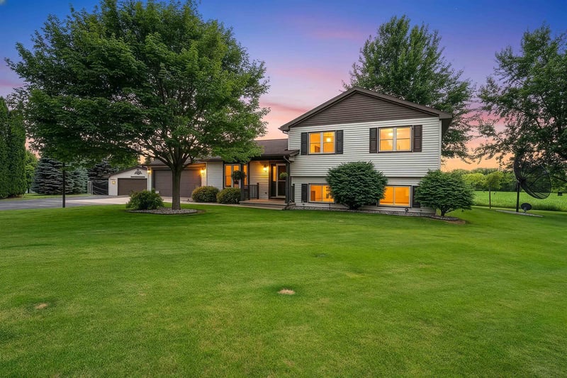 N951 Ruppel Ct, Dale, WI 54931