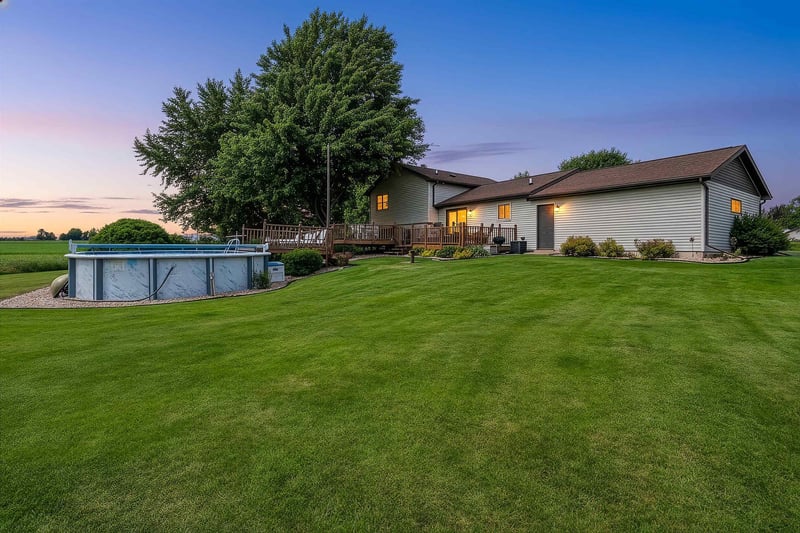 N951 Ruppel Ct, Dale, WI 54931