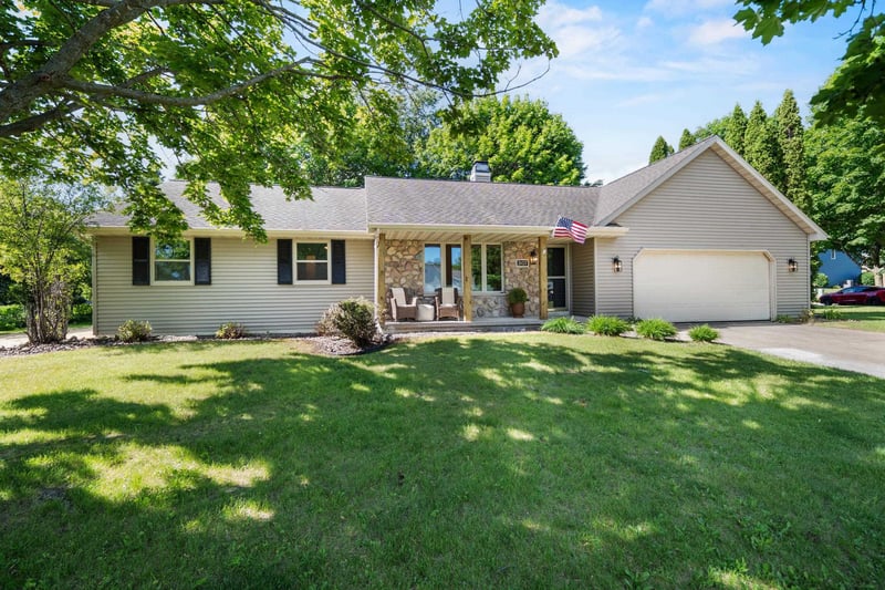 3107 Devroy Ln, Green Bay, WI 54313