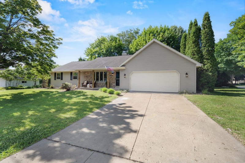 3107 Devroy Ln, Green Bay, WI 54313