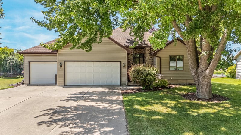 358 5th St, Winneconne, WI 54986