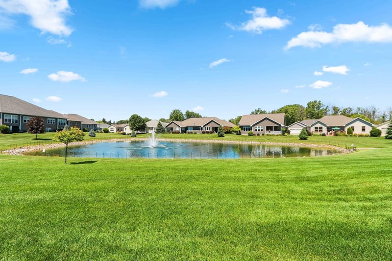 2025 Wisteria Cir, Suamico, WI 54313-3270