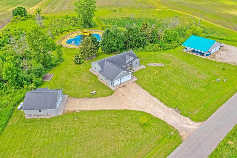 3415 Delhi Rd, Omro, WI 54963