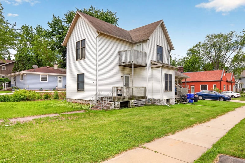 603 Memorial Dr, Appleton, WI 54914