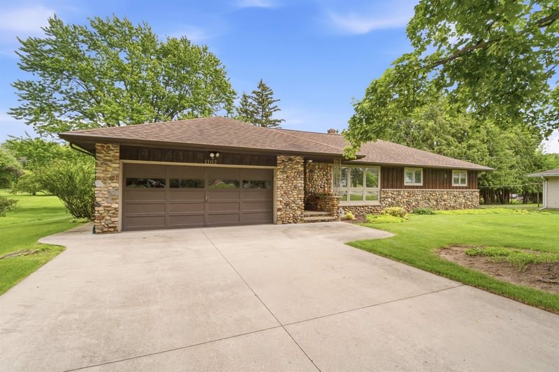 1102 Ridge Ln, Appleton, WI 54914