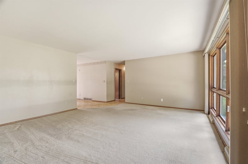 1102 Ridge Ln, Appleton, WI 54914