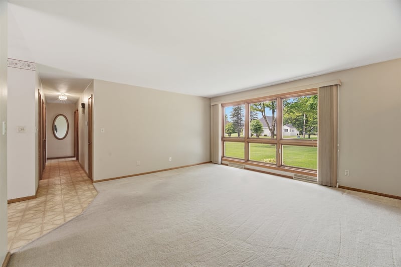1102 Ridge Ln, Appleton, WI 54914
