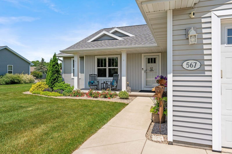 567 Fair St, Wrightstown, WI 54180-1235