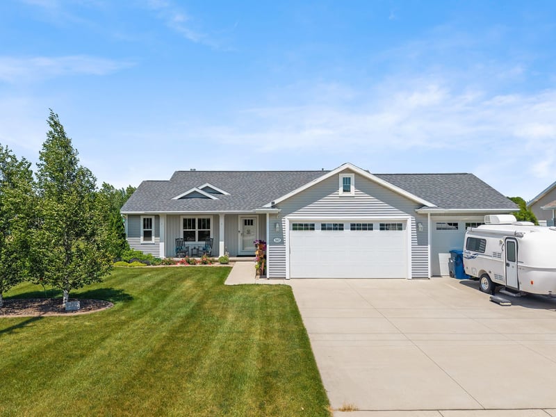 567 Fair St, Wrightstown, WI 54180-1235