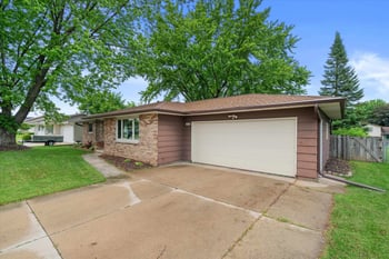 1504 Commanche Ave, Green Bay, WI 54313