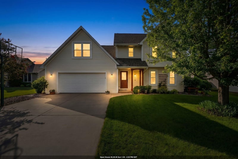 4501 Stonebridge Ct, Appleton, WI 54913