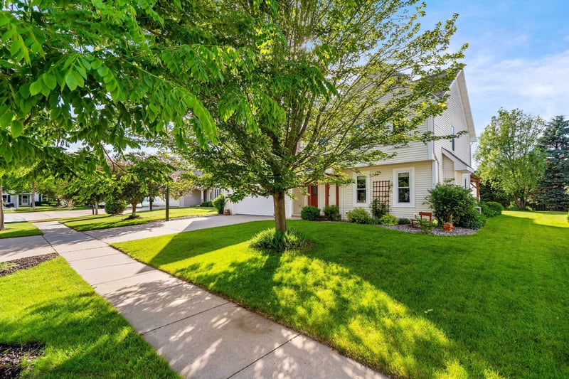 4501 Stonebridge Ct, Appleton, WI 54913