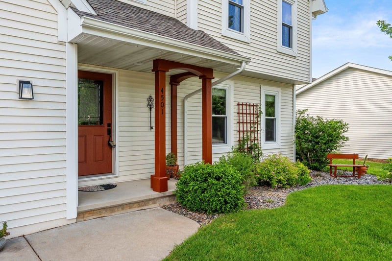 4501 Stonebridge Ct, Appleton, WI 54913