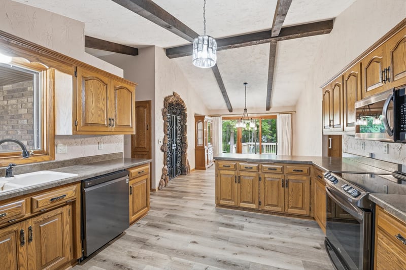343 Le Capitaine Cir, Green Bay, WI 54302