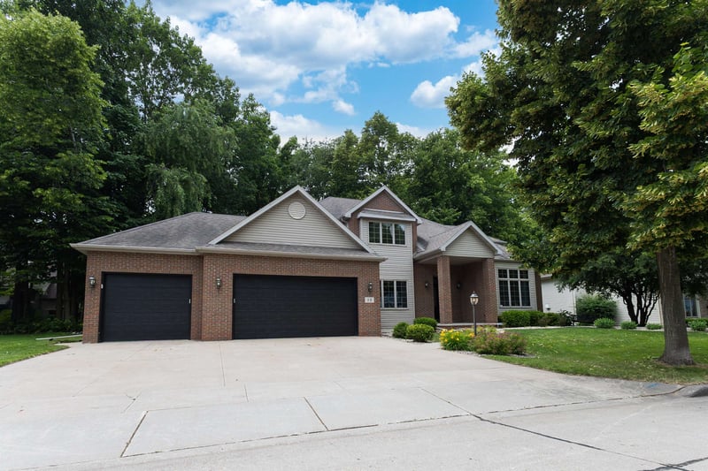 59 Brentwood Ln, Appleton, WI 54915