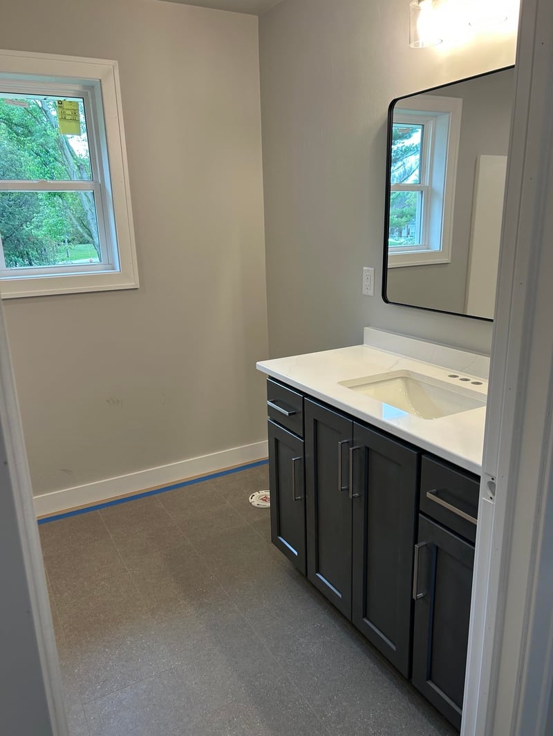 2735 Hillsdale Ct, Green Bay, WI 54313-1212