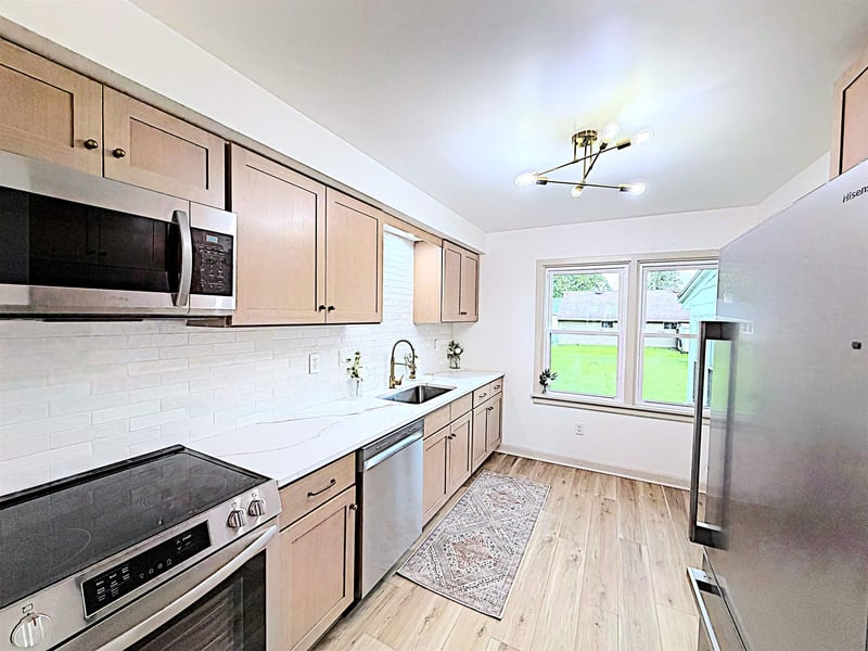 1133 Marquette Ave, Green Bay, WI 54304