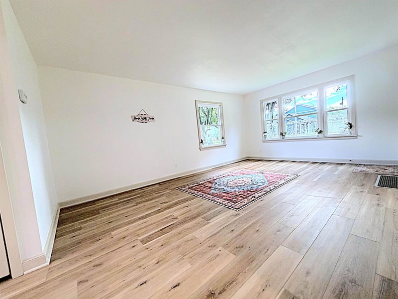 1133 Marquette Ave, Green Bay, WI 54304