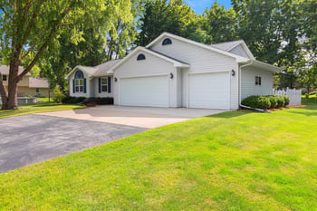 3125 Woodland Reserve Ln, Green Bay, WI 54313-4037