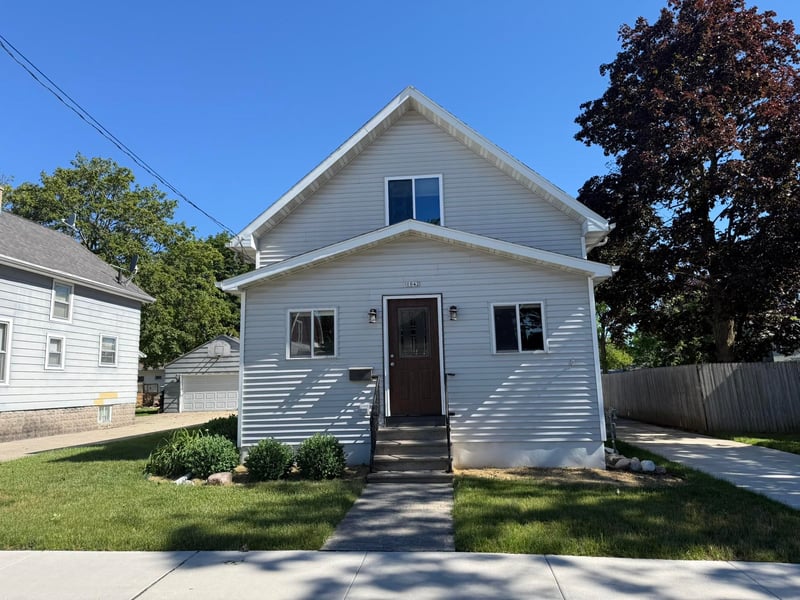 1042 Tyler Ave, Oshkosh, WI 54902-3465
