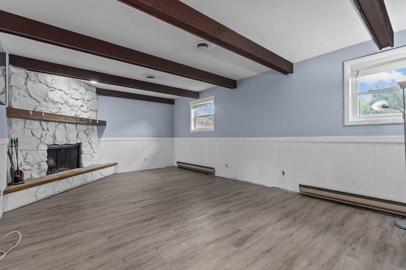 732 Manchester Rd, Neenah, WI 54956