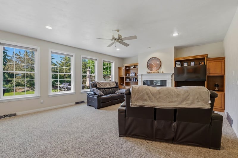 2706 Beechnut Dr, Oshkosh, WI 54904