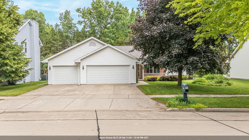 1424 Keystone Ln, Appleton, WI 54913